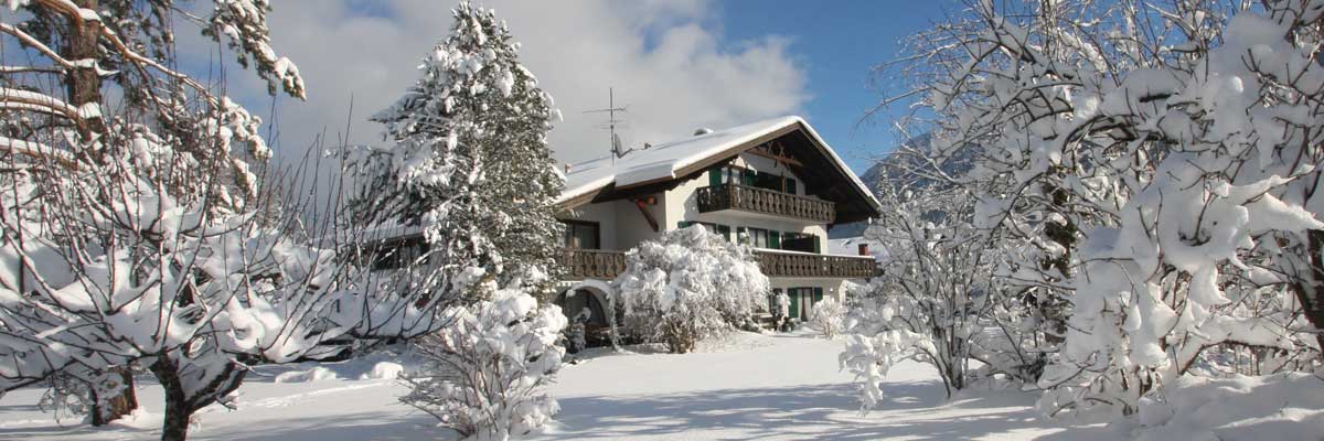 Wintertime in Krün: Guesthouse Alpenflora